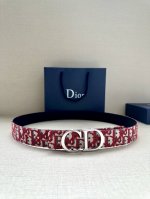 Width 3.5Cm This 35mm double-sided belt combines elegance with modernity. Double