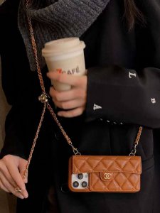 Chanel Chanel's popular mobile phone case in the fashion circle True Fragrance s