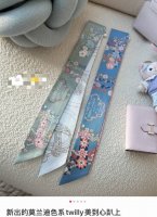 Hermes Twilly scarf "Gorgeous Rein Floral Edition". Twilly silk ribbon 100% mulb