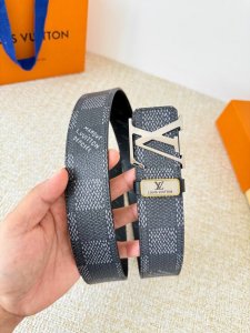 Product Name: Lv..Louis..Vuitton belt original Model: Buckle, classic pure stee