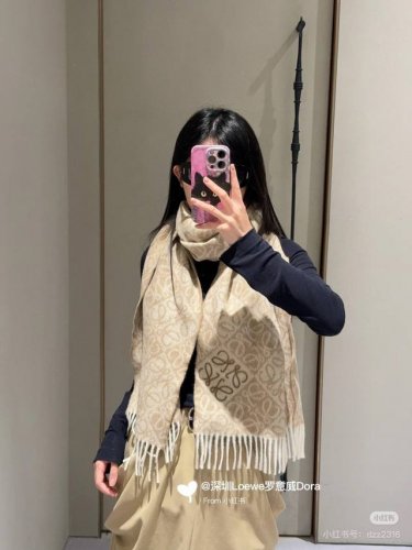 High-quality flocked version of Loewe's newest and hottest scarf, double-sided w