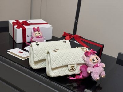 Comes with a pendant and a folding box Chanel Cf Chain Bag 25cm The Chanel Cf h