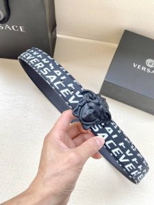 Width 4.0Cm Versace Palazzo belt is made of cowhide leather and decorated with L