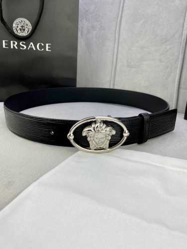 Width 4.0Cm This Versace Belt With Ripple Leather Sole Is Decorated With The Ico