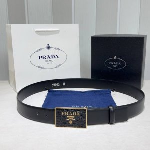 Prada, Saffiano calfskin belt, stylish and sophisticated! Versatile and elegant