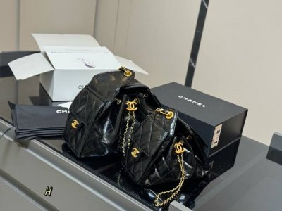 comes with a folding box airplane box Chanel 25Bag The small size is really stu