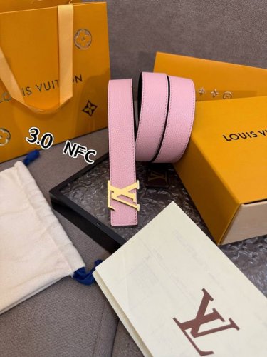 Special Lv Women's Belt, Full Set Packaging. This 3.0Cm Lv Initials Double-Sided