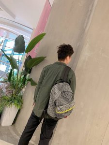 Large quantities of original backpacks have been shipped. #TheInSingleItem# Isse