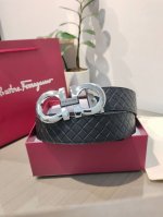 Ferragamo double-sided imported cowhide leather, paired with exquisite brass buc