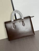 Top-tier counter-selling, high-end, and hottest Prada handbags are shipping in l