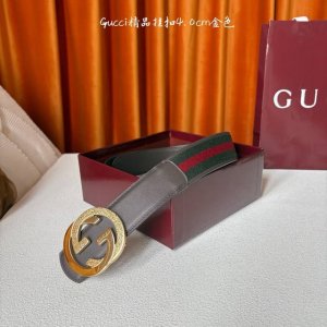 Gucci Fall/Winter 2025 new collection. This belt features red and green webbing