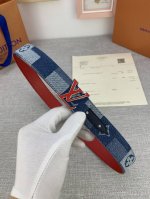 3.0 Wide Lv Iconic belt reimagines a classic with a trendy twist. Damier and Mon