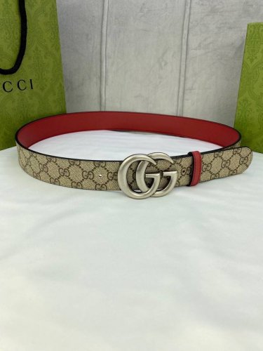 Width 4.0Cm Gucci double-sided belt, one side is Gg Supreme canvas, the other si