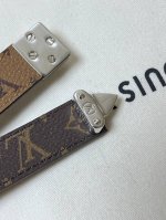 Special 2.0 Black Serrures Belt is made of cowhide leather, with a dazzling S-Lo