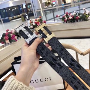 Crocodile belt body made of imported cowhide pressed with crocodile bone. The e