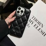 Chanel mobile phone case with diamond-shaped small Chanel style leather label,