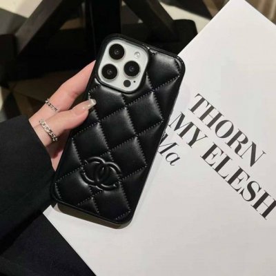 Chanel mobile phone case with diamond-shaped small Chanel style leather label,