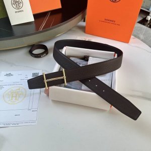 Hermes 38mm wide, double-sided lychee-grained Togo leather with premium 316 ste