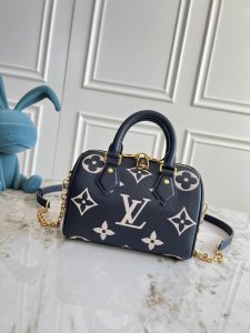 Exclusive Background Top Layer Chip Edition M46875 Ice White Pink M58953 Black