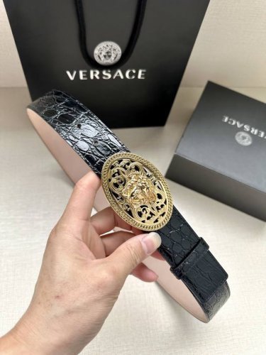 Width 4.0Cm Versace Head Logo The 3D Hollow Medusa On The Belt Buckle Gives This