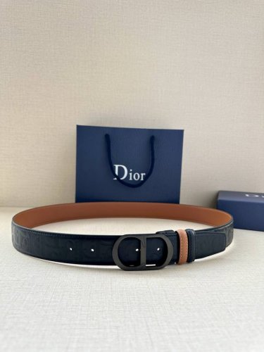 dior This Metal-Coated Brass Belt Buckle Is A New Product From The 2024 Sprin