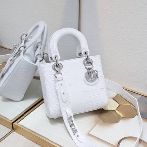 Four-grid Diamond Lady Dior This Lady Dior handbag epitomizes Dior's profound v