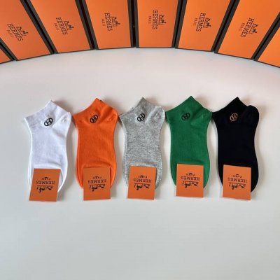 Specially packaged Hermes new mid-length slouch socks! Five pairs per box, same
