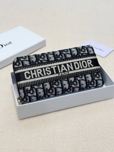 Color Black Size 19X10 Dior popular version single pull small handbag arrived o