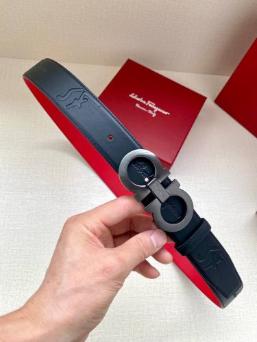 3.5Cm Made from embossed cowhide, this belt from Salvatore Terragamo is perfect