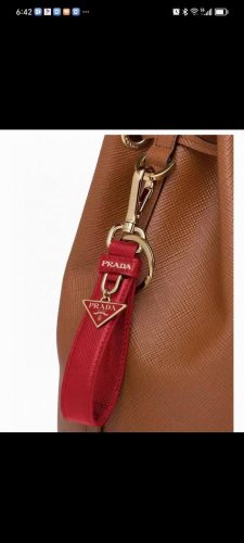 Prada keychain official website model, triangle brand pendant leather ring keych