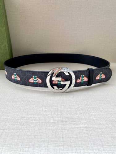 Width 4.0 Cm Gucci's Bee Pattern Is One Of The Iconic Elements Of The Gucci Anim