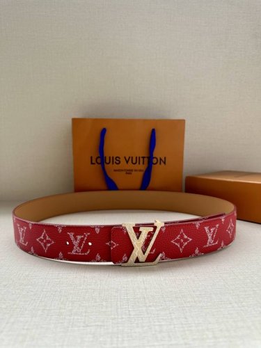 This 4.0-inch wide Lv Initiales reversible belt is available in vibrant new colo