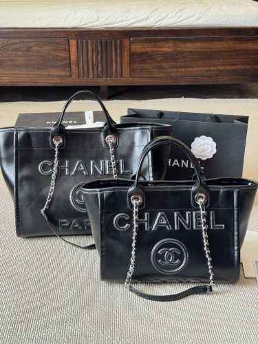 Top-grain cowhide leather Chanel 23P tote beach bag The capacity is large enough