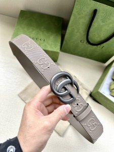 Width 4.0Cm This Gucci piece seamlessly blends the brand's past and future, rei