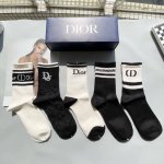 A box of five pairs of Dior high-end versions ~ so beautiful that they burst th