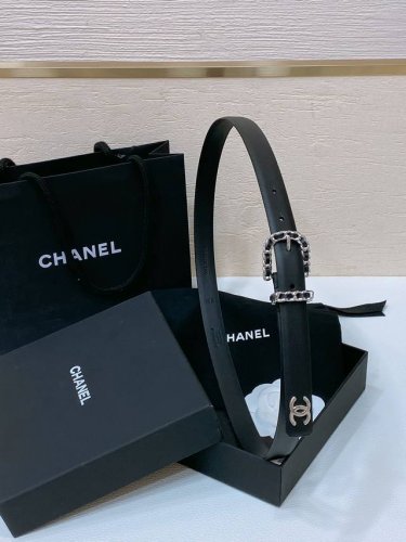 Chanel Cc Calfskin, Classic Pin Buckle, Chain Logo Metal, Soft And Smooth Textur