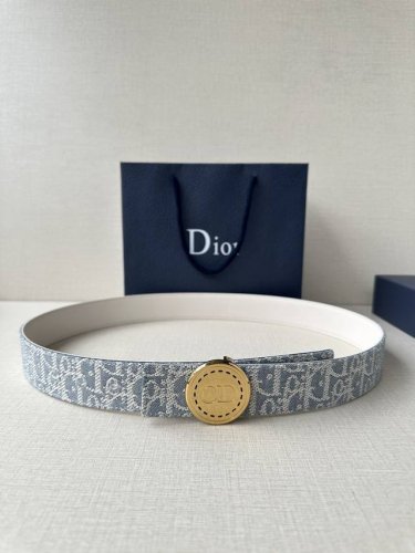 Width 3.5Cm Dior Inspired By The Iconic Bag Of The Same Name The Montaigne Belt