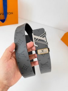 Product Name: Lv..Louis..Vuitton belt original Model: Buckle, classic pure stee