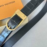 L0Uis Vuitt0N This season's new men's belt is 35mm wide and features classic dou
