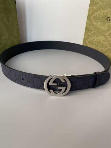 Gucci 3.5cm square G buckle reversible leather belt, featuring a canvas and blue