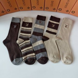 Special packaging from the boutique. Louis Vuitton new double-needle embroidered