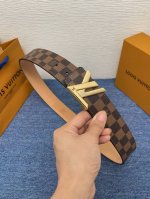 Brand LV 4.0Cm 550113 Description: This belt features an LV buckle with a buffa