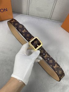 3.0 wide Lv Timeless belt features a slim leather strap with sophisticated Eleme