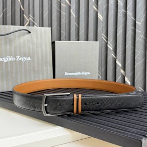 This Elegant Black Belt Features Foliage-Colored Details, Creating A Subtle Cont