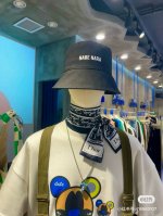 New D letter This Dior Montaigne Mitzah scarf is inspired by the address of the