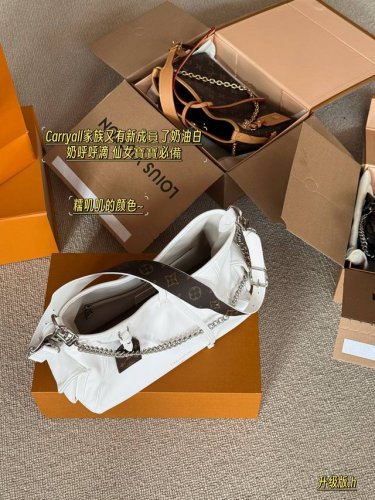 Upgraded version with box Size: 33*23*15Cm L's Carryall family has a new member