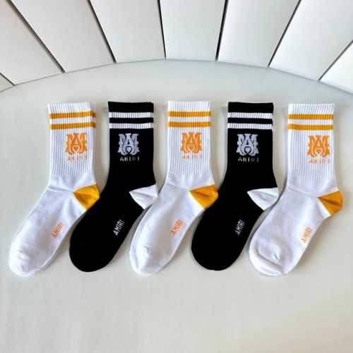 Special counter packaging Armani's new mid-length stacked socks! Five pairs per