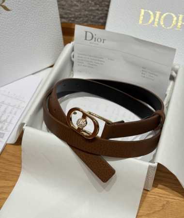 30 Montaigne Jolie Belt This 30 Montaigne Jolie belt draws inspiration from the - Click Image to Close