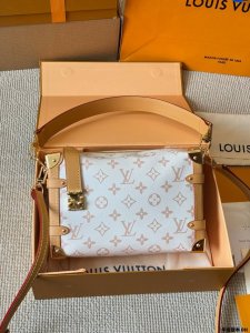 Cowhide version Gu Ailing's same show-style small box Lv Side Trunk Gu Ailing b