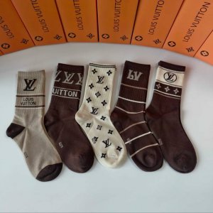 Special packaging from the official store. Louis Vuitton new mid-calf socks/slou